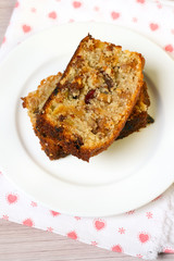 Golden fruit loaf slices