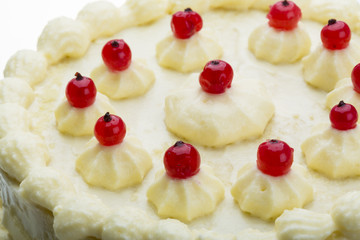 Cake with berries