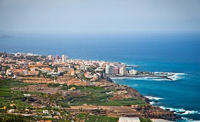 Rolgordijnen Panoramic view of Tenerife city on Tenerife Island, Canary,  Sp © Aleksandar Todorovic