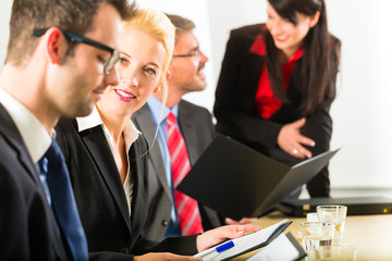 Business - businesspeople, meeting and presentation in office