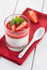 Panna cotta con fragole