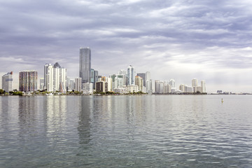 Fototapeta premium Miami skyline view from Biscayne Bay