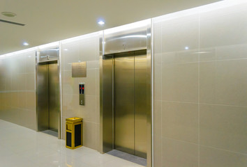 elevator © xiefei