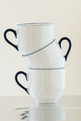 Tazas en equilibrio