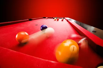 Photo sur Aluminium Sports de balle Billards pool game. Breaking the color ball from triangle