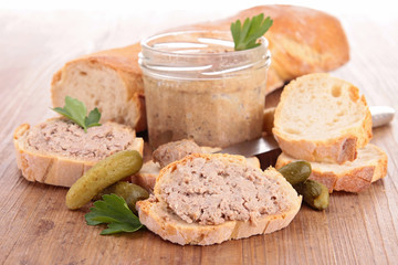 bread and pate