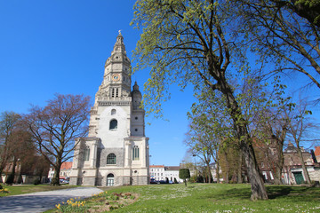 Fototapeta na wymiar Saint-Amand-les-Eaux (opactwo tower)