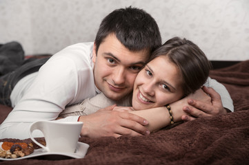 Fototapeta premium loving couple embracing