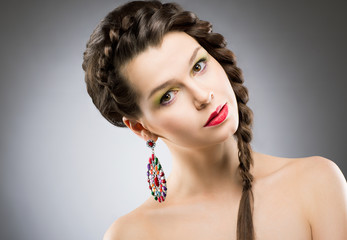 Brunette with Jewellery - Round Colorful Earring. Bijouterie