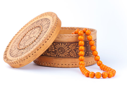 Birchbark box with a chaplet