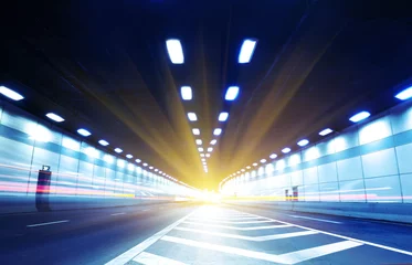 Cercles muraux Tunnel Mouvement de vitesse abstrait dans le tunnel routier de l& 39 autoroute urbaine