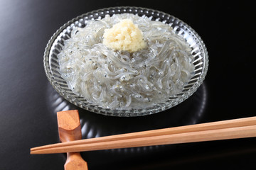 生しらす
