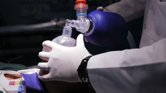 Artificial ventilation with valve