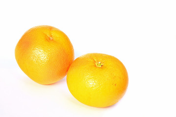 Zwei Grapefruit