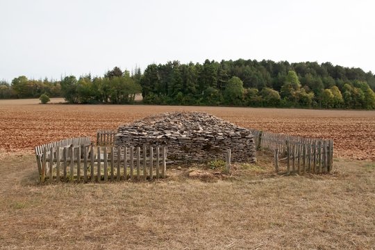 cadole, abrit de berger en Bourgogne (France)