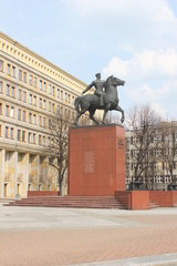Katowice-pomnik-Piłsudski