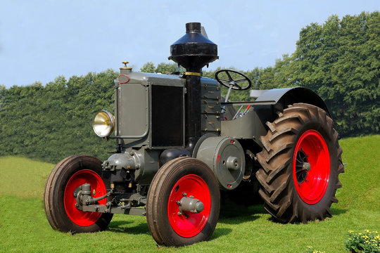 9090 Classic Vintage Tractor
