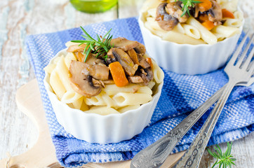 Pasta with mushrooms and vegetables