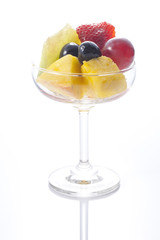 グラスにはいったカットフルーツ