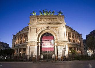 Fototapeta na wymiar Palermo - Teatro Politeama Garibaldi in dusk