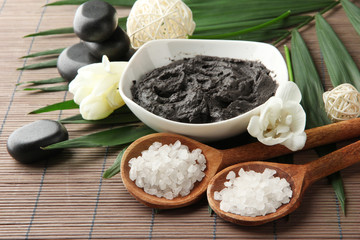 Composition with cosmetic clay for spa treatments,