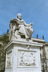 Fototapeta na wymiar Pomnik Wilhelma von Humboldta w Berlinie