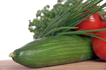 Gemüse auf einem Holzbrett