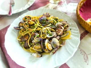 Spaghetti with clams