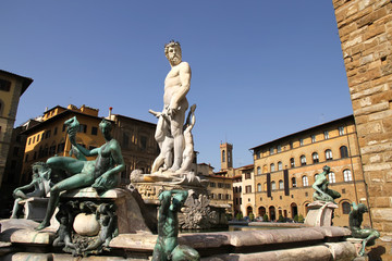 Fototapeta na wymiar Neptun Brunnen w Florenz