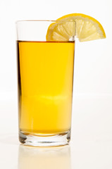 orange ice tea with a lemon slice