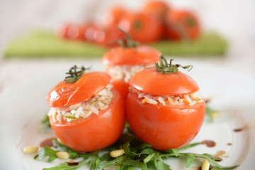 Kräuterreis in Ofentomaten