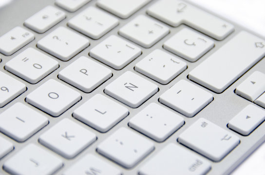 Letra &Ntilde; en un teclado en primer plano
