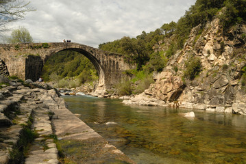 Fototapeta na wymiar Mostu Madrigal de la Vera
