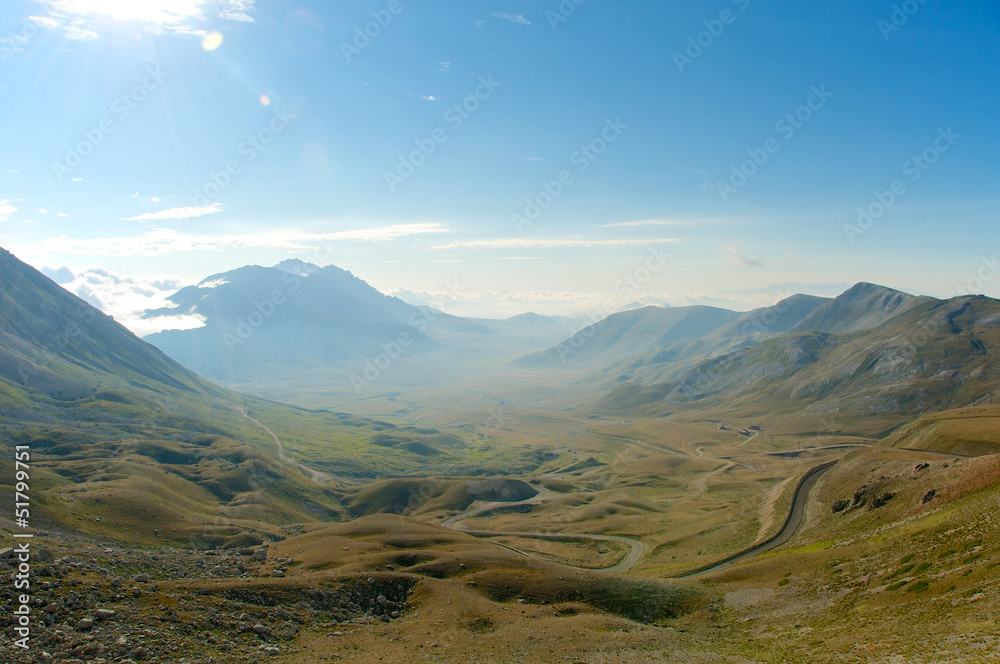 Wall mural corno grande, gran sasso, high trail, l'aquila, italy