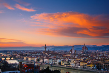 Fototapeta na wymiar Zachód słońca w mieście Florencja, Włochy