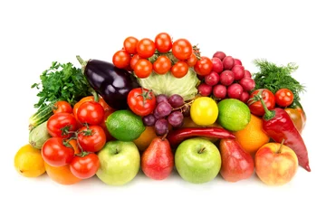 Crédence de cuisine en verre imprimé Légumes set of fruits and vegetables isolated on white background