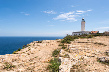 Fototapeta na wymiar Formentera La Mota latarni Morza Śródziemnego