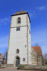 Fototapeta premium Pfarrkirche in Peckelsheim (Nordrhein-Westfalen)
