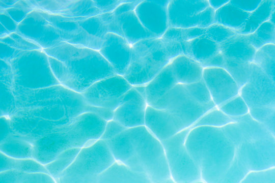 r&eacute;verb&eacute;ration surface piscine