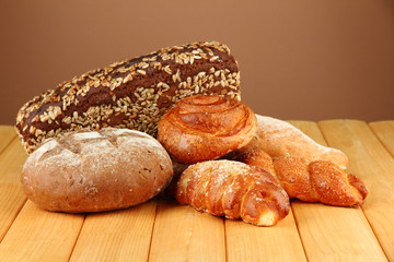 Composition with bread and rolls