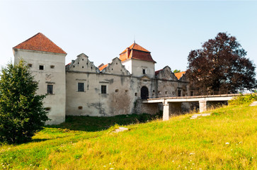 Fototapeta na wymiar Svirz zamek w Obwodu Lwowskiego na Ukrainie