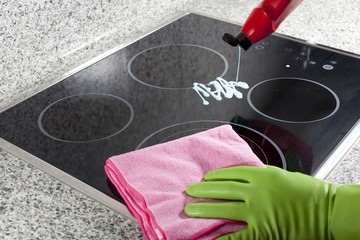 Cleaning the hob