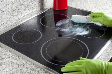 Cleaning the hob
