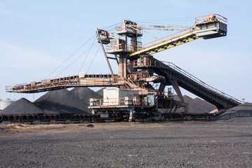 Fototapeta na wymiar Iron ore crusher machine