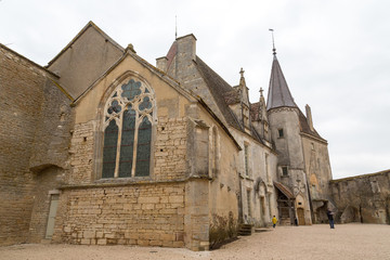 Fototapeta na wymiar Eglise du château, châteauneuf en Auxois