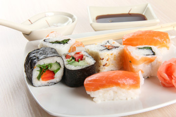 Sushi food