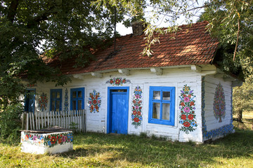 Fototapety  Ręcznie zdobiony wiejski dom w Zalipiu, Polska.