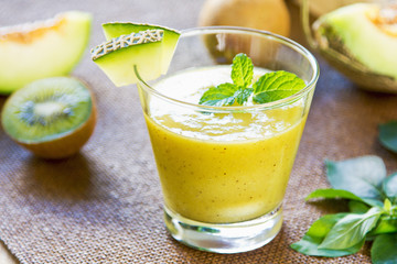 Fototapeta premium Melon with Kiwi smoothie