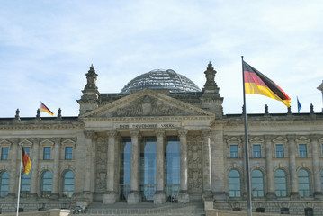 Obraz premium Budynek Reichstagu w Berlinie