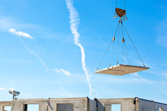 Hoisting works by means of tower crane